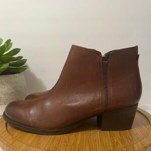 Clarks Artisan Brown Leather Western Ankle Boot Sz 10 Block Heel Bootie Cowgirl
